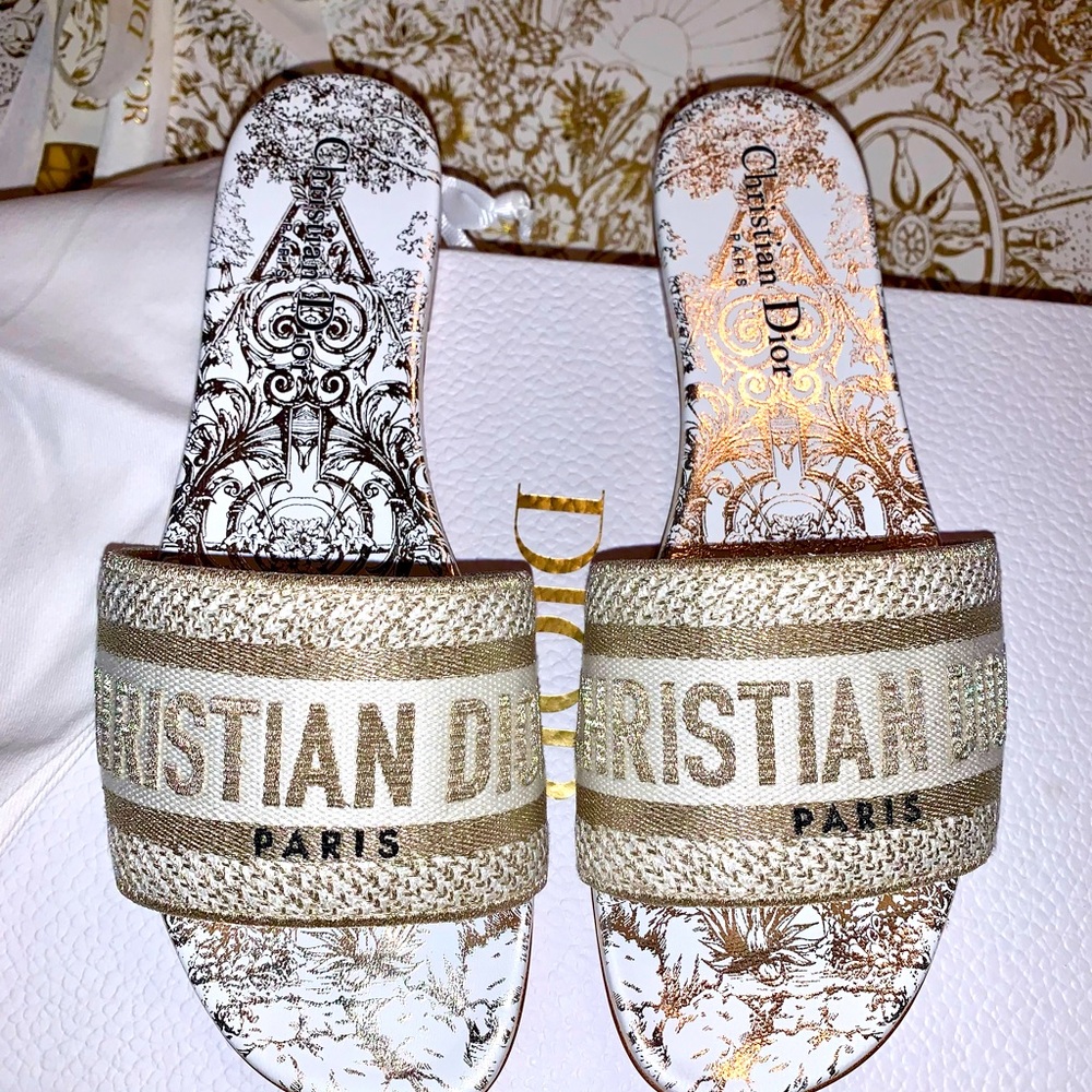 💎BRAND NEW⭐️DIOR DWAY Sandals PARIS Slides Gold White w/BOX Sz 36.5 /6.5 $850